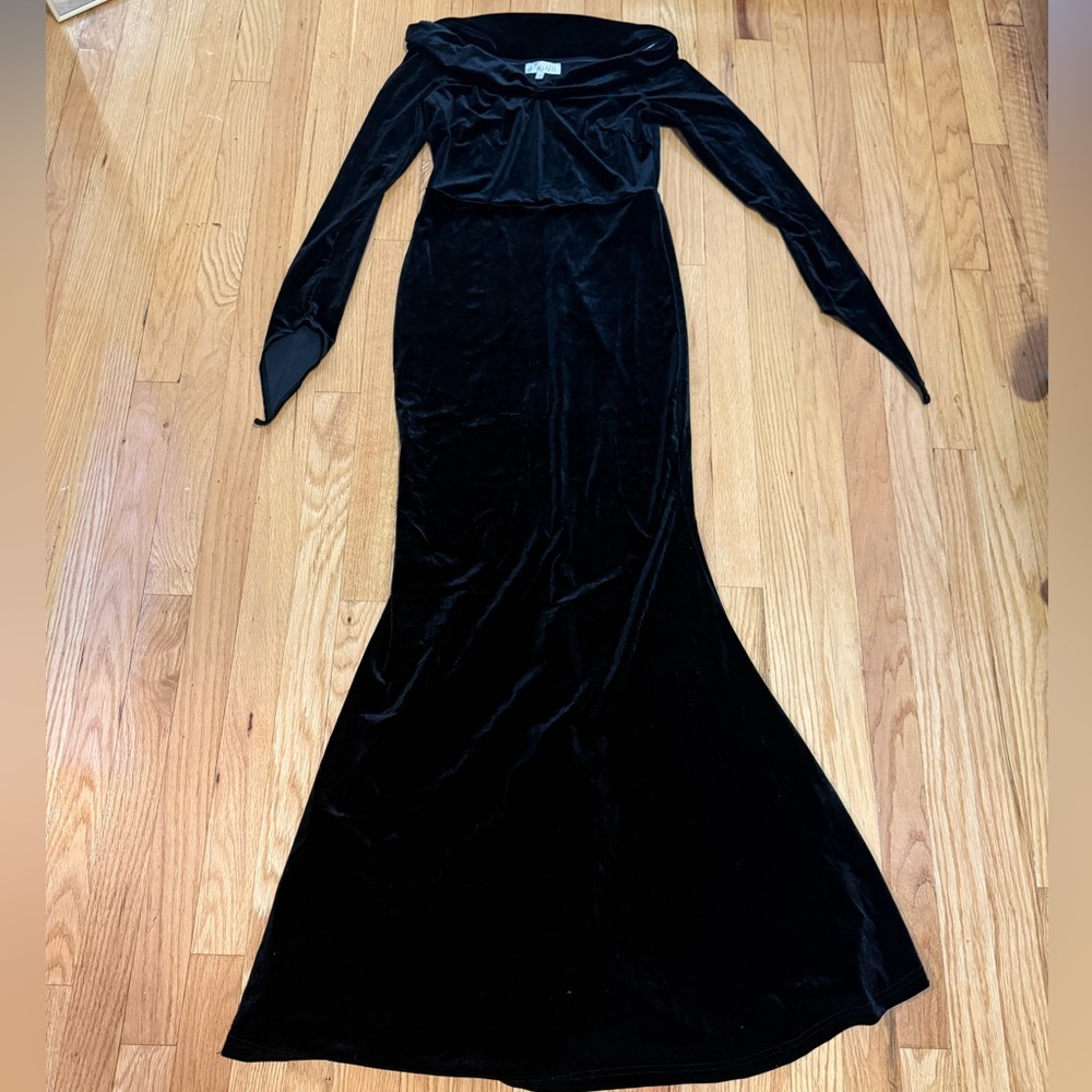 Black Velvet Long Sleeve Dress